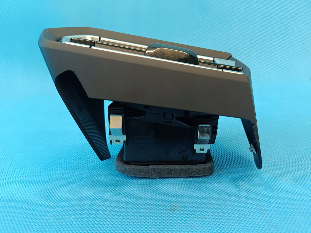 AUDI A3 8Y LIFT 1.5 TSI 85KW 2025 R CONSOLE AIR VENT LEFT 8Y1820901B
