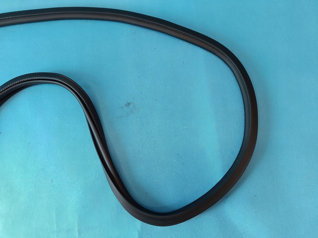 AUDI A3 8Y LIFT 1.5 TSI 85KW 2025 R DOOR SEAL RIGHT REAR 8Y5833721B