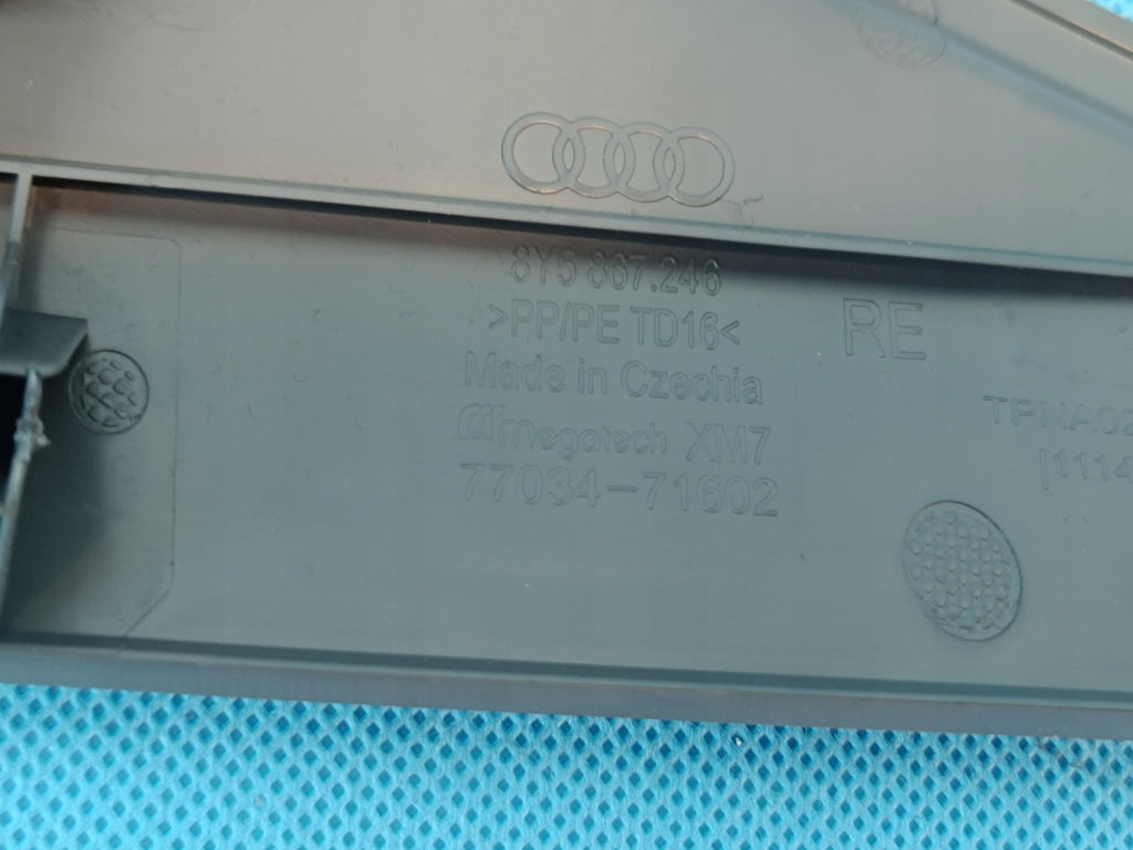 AUDI A3 8Y LIFT 1.5 TSI 85KW 2025 R PLATING POST C RIGHT 8Y5867246 DK1