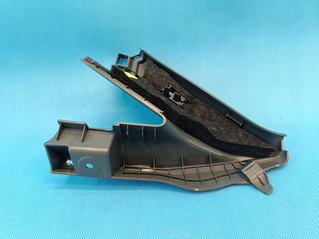 AUDI A3 8Y LIFT 1.5 TSI 85KW 2025 R POST PLATING C LEFT 8Y5867287 DK1
