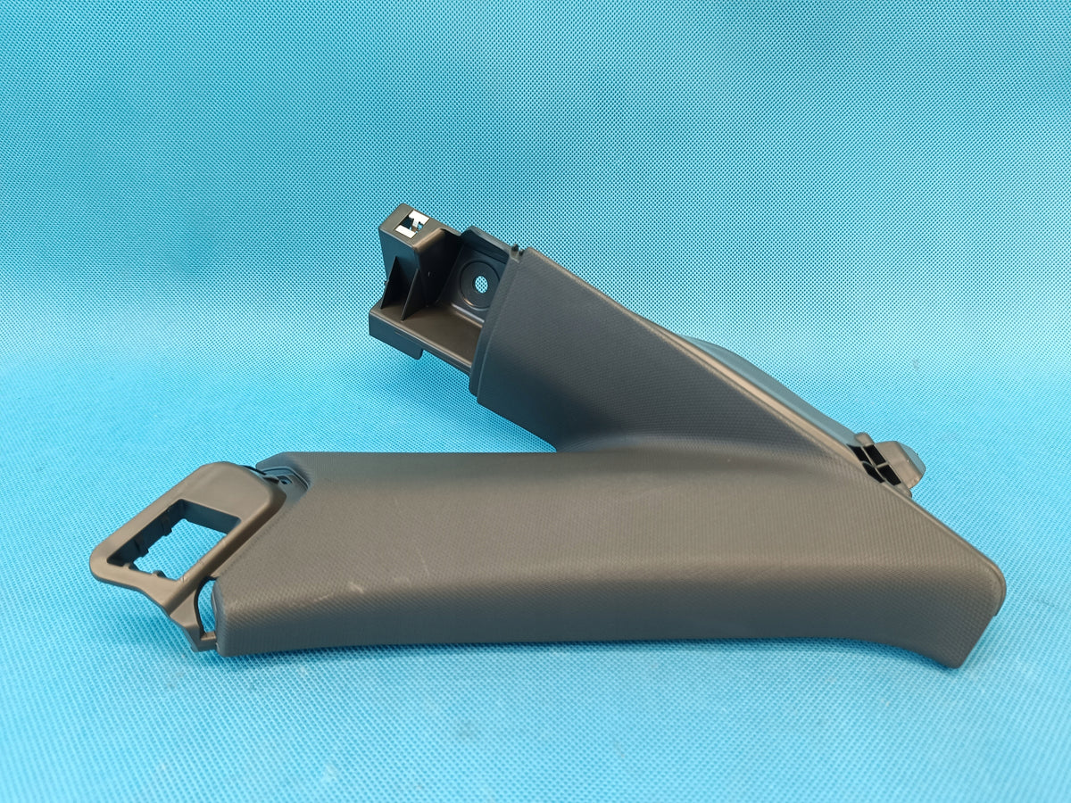 AUDI A3 8Y LIFT 1.5 TSI 85KW 2025 R POST PLATING C LEFT 8Y5867287 DK1