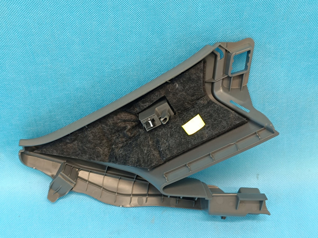AUDI A3 8Y LIFT 1.5 TSI 85KW 2025 R POST PLATING C RIGHT 8Y5867288 DK1