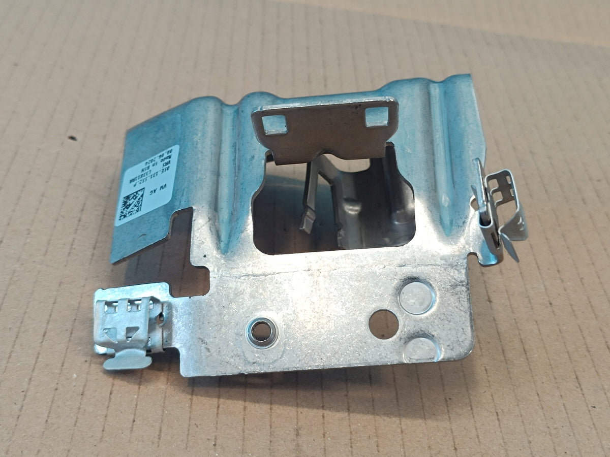 AUDI A3 8Y LIFT 1.5 TSI 85KW 2025 R SENSOR CLAMP HOLDER 05E131552P