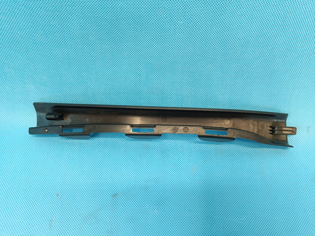 AUDI A3 8Y LIFT 1.5TSI 85KW 2025 R POST PLATING AND RIGHT CENTER 8Y0868204