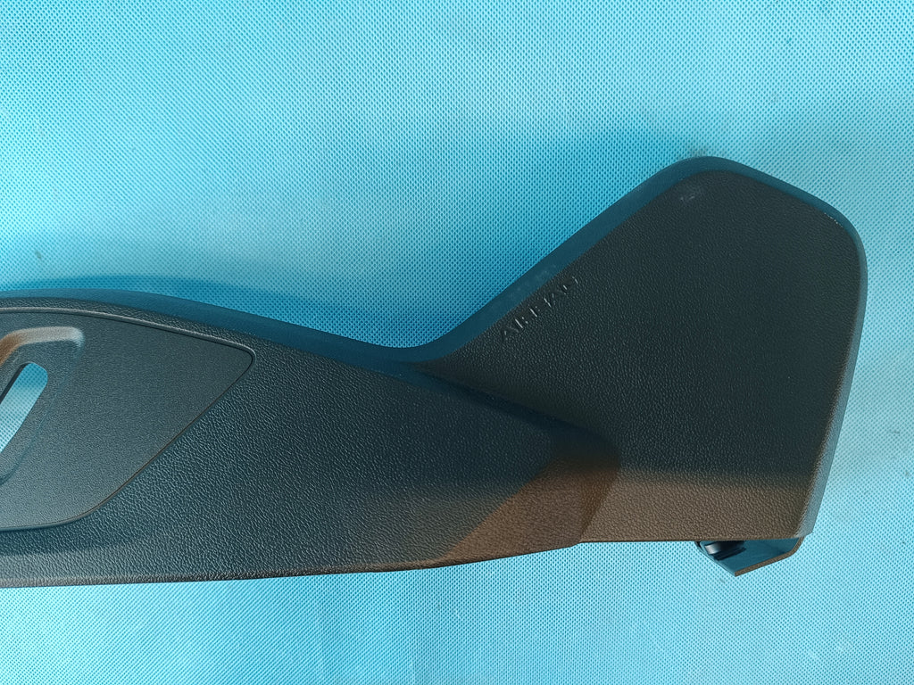 AUDI A3 8Y LIFT 1.5TSI 85KW 2025R DRIVER'S SEAT COVER 4K0881325B