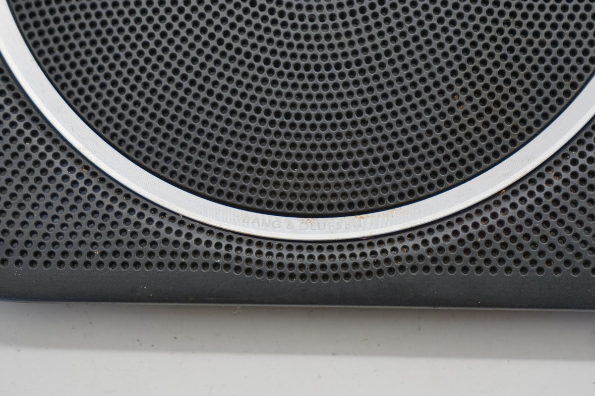 AUDI A4 B8 09R GRILLE COVER BANG&OLUFSEN RIGHT FRONT 8K0035420A