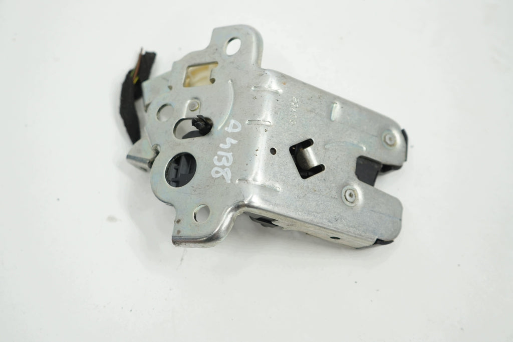 AUDI A4 B8 A5 8T TAILGATE LOCK 8K9827505