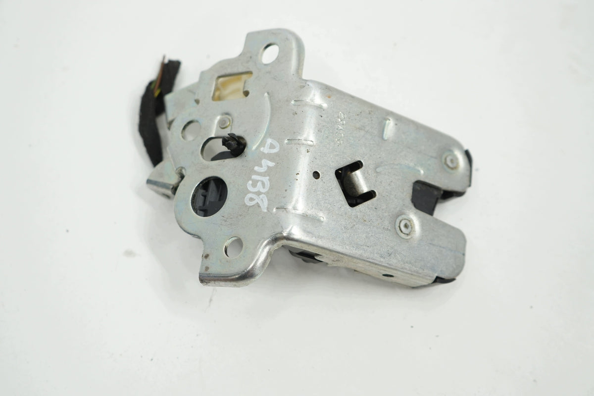 AUDI A4 B8 A5 8T TAILGATE LOCK 8K9827505