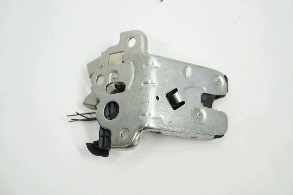 AUDI A4 B8 A5 8T TAILGATE LOCK 8K9827505A