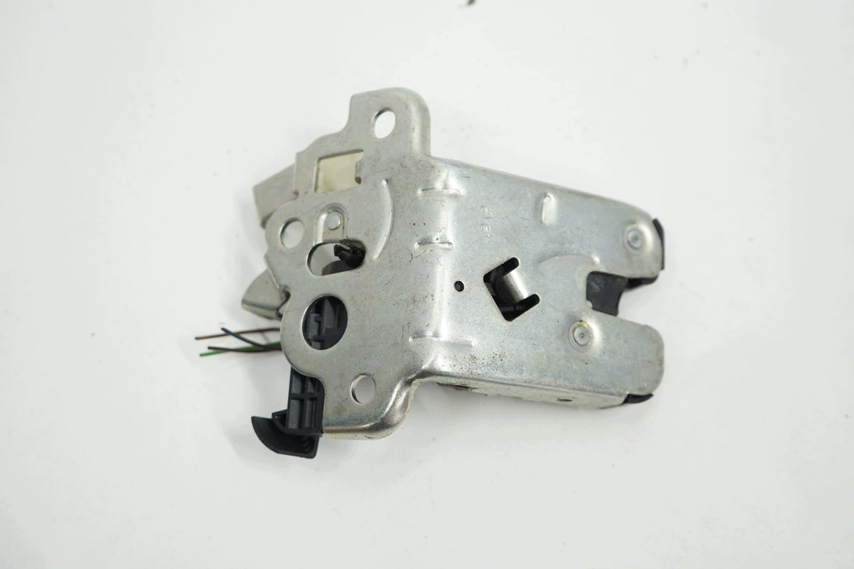 AUDI A4 B8 A5 8T TAILGATE LOCK 8K9827505A