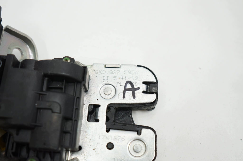 AUDI A4 B8 A5 8T TAILGATE LOCK 8K9827505A
