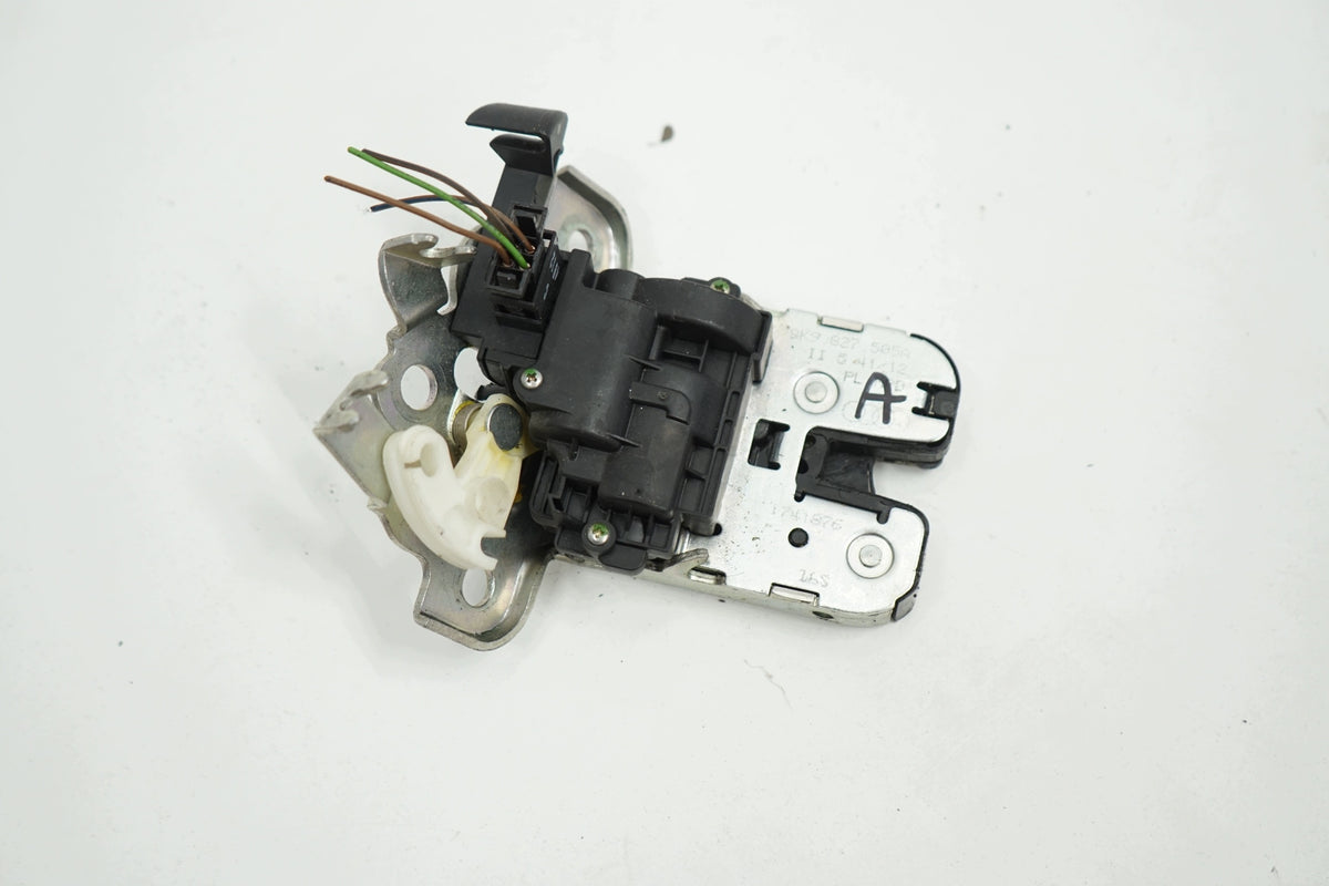 AUDI A4 B8 A5 8T TAILGATE LOCK 8K9827505A