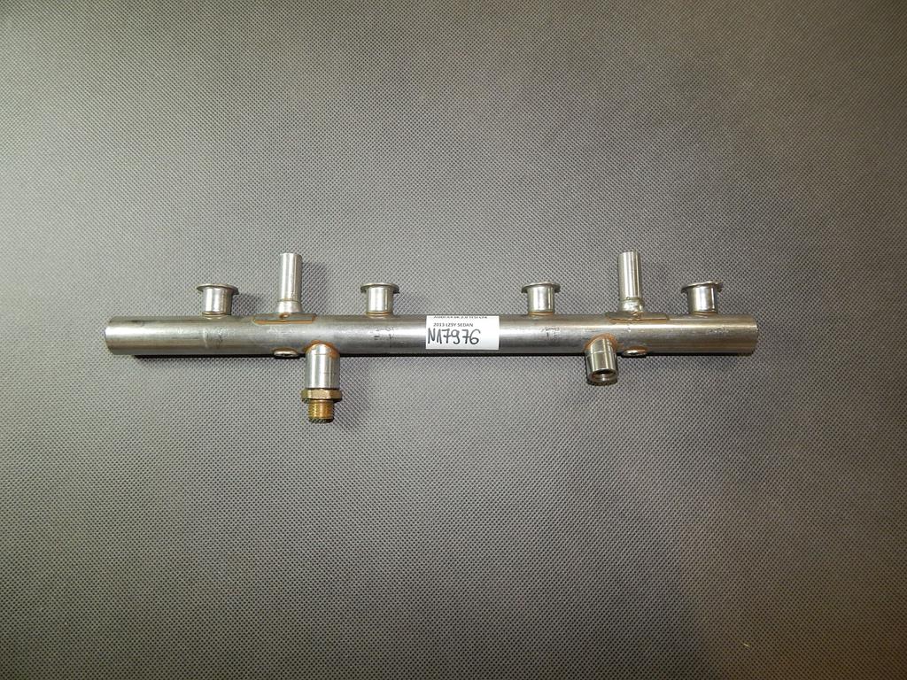 AUDI A4 B8 FUEL INJECTION RAIL 06H133317C