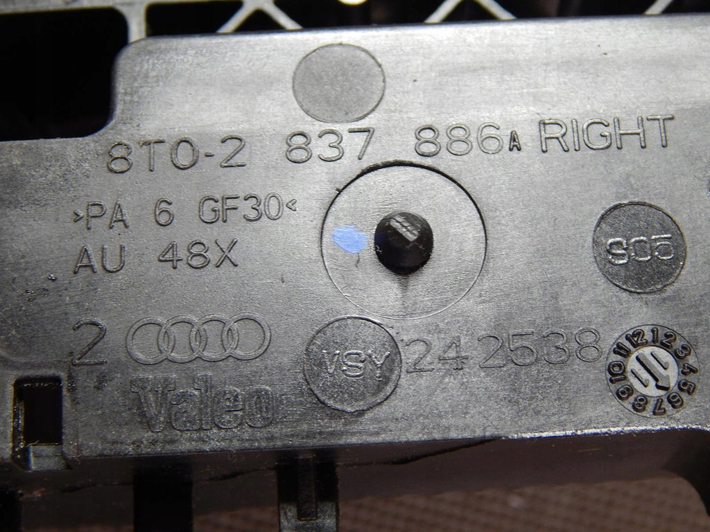AUDI A4 B8 HANDLE RIGHT FRONT LY1P