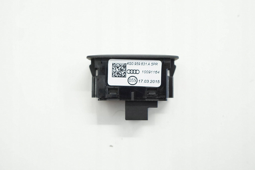 AUDI A4 B8 LIFT 15R BUTTON TAILGATE SWITCH 4G0959831A