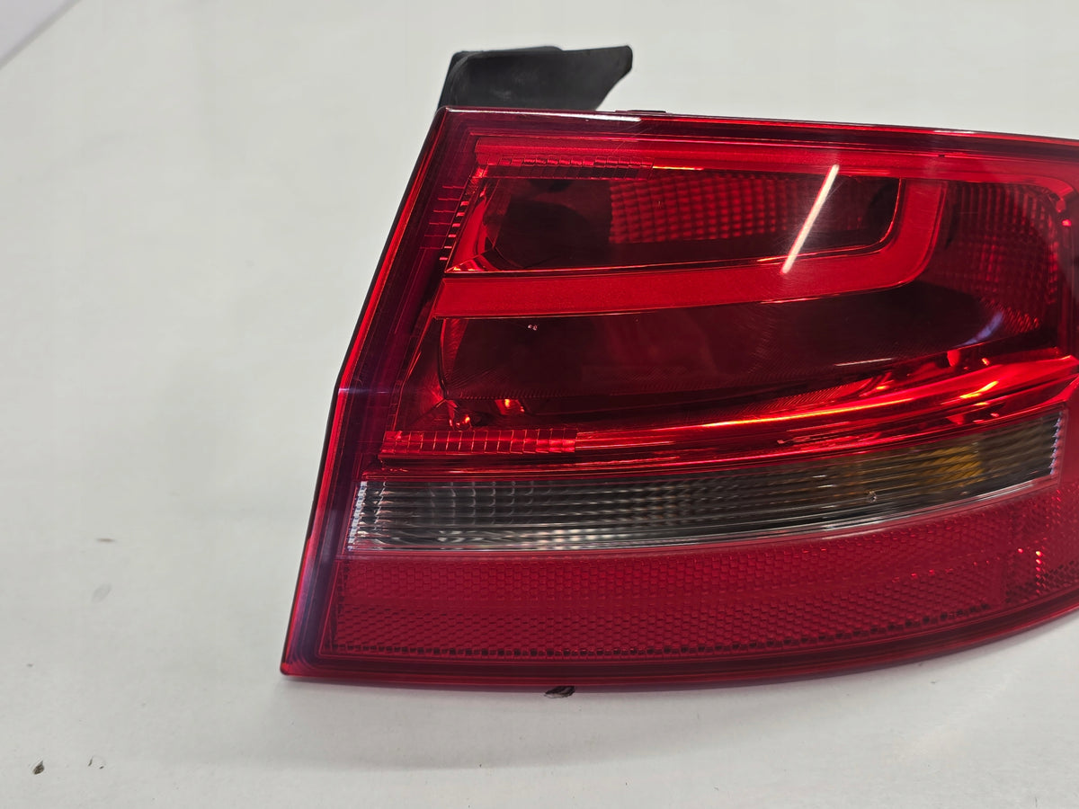 AUDI A4 B8 SEDAN LIFT 15R LAMP RIGHT REAR 8K5945096AA