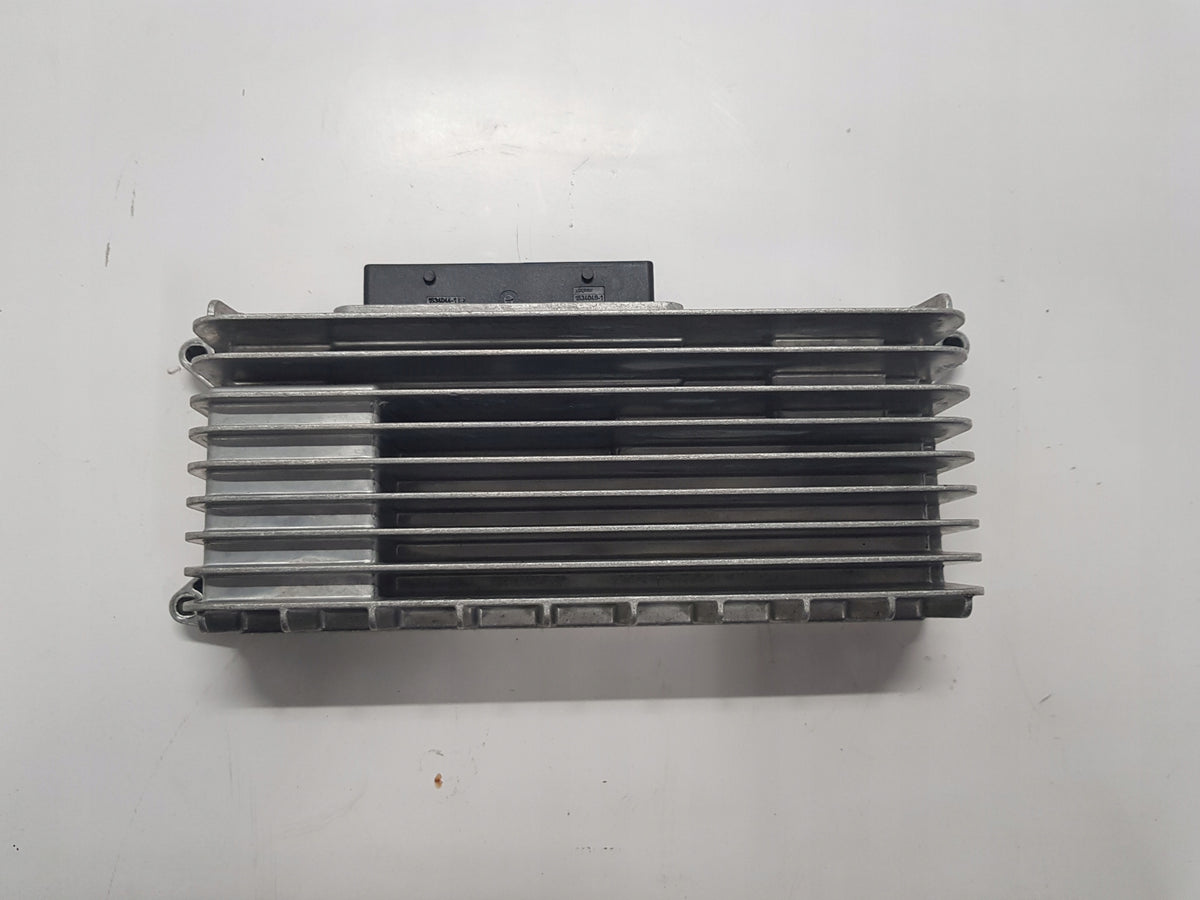 AUDI A4 B8 SPEAKER AMPLIFIER 8T0035223J