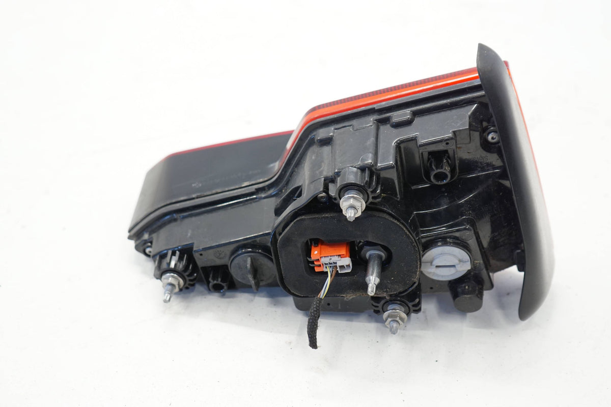 AUDI A4 B9 16R FLAP LAMP RIGHT REAR 8W5945076A