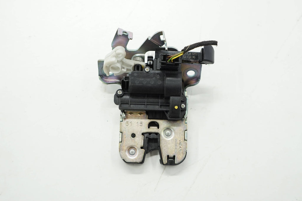 AUDI A4 B9 16R TAILGATE LOCK SEDAN 3G0827503A