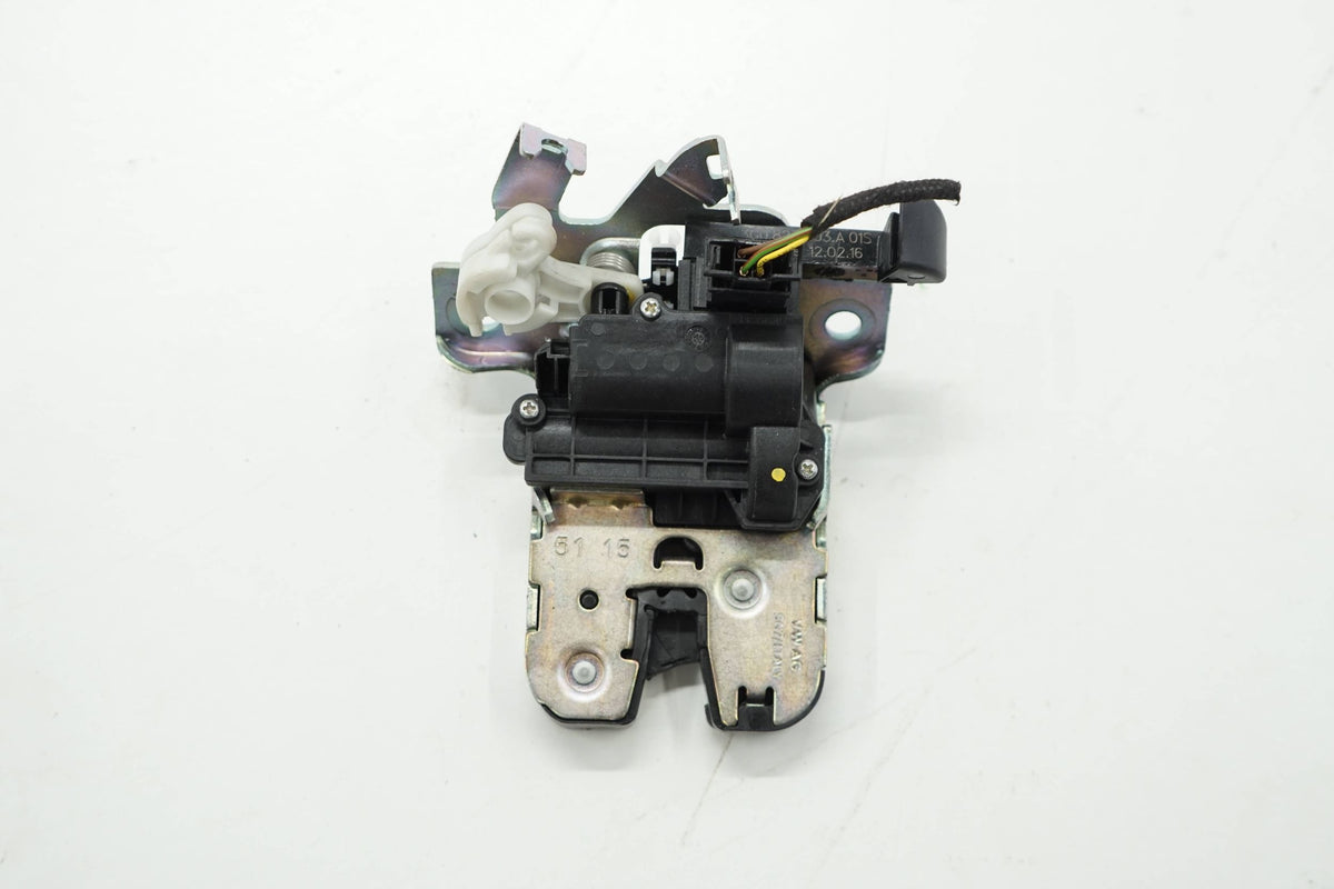 AUDI A4 B9 16R TAILGATE LOCK SEDAN 3G0827503A