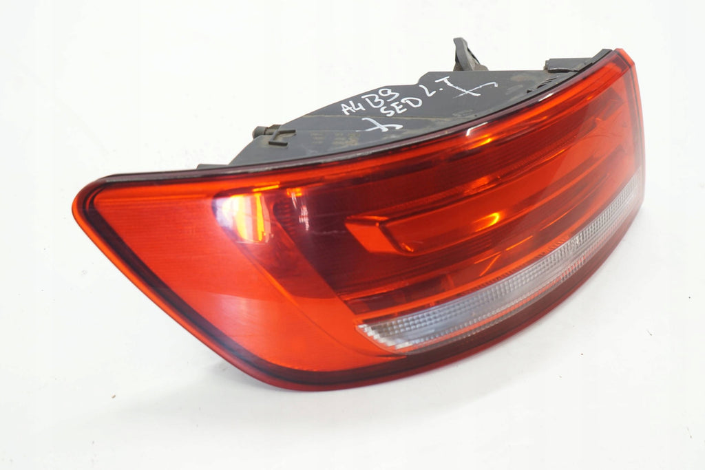 AUDI A4 B9 18R SEDAN MUDGUARD LAMP LEFT REAR 8W5945069A