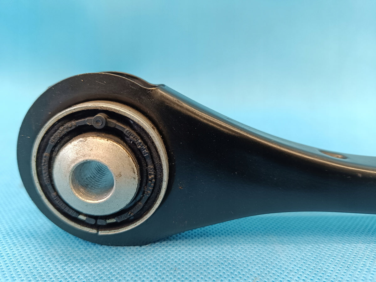 AUDI A4 B9 2024 R AVANT 2,0 TFSI 110KW CONTROL ARM LEFT REAR 4M0505425D