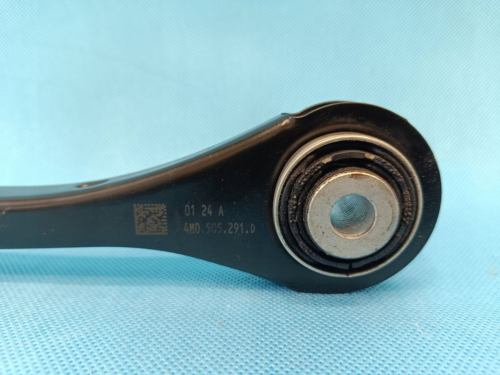 AUDI A4 B9 2024 R AVANT 2,0 TFSI 110KW CONTROL ARM LEFT REAR 4M0505425D