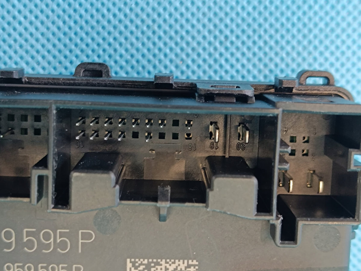 AUDI A4 B9 2024 R AVANT 2,0 TFSI 110KW DOOR CONTROLLER MODULE RIGHT LEFT REAR