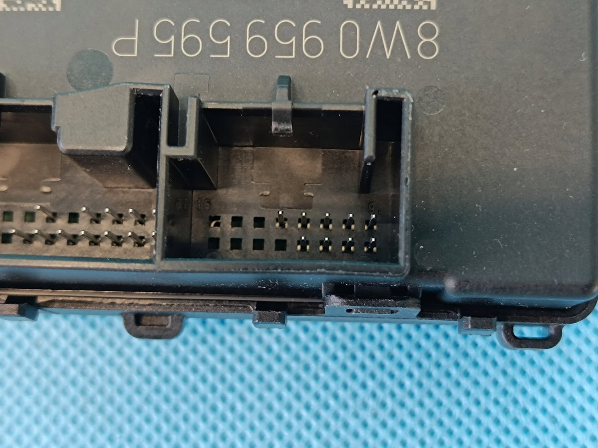 AUDI A4 B9 2024 R AVANT 2,0 TFSI 110KW DOOR CONTROLLER MODULE RIGHT LEFT REAR