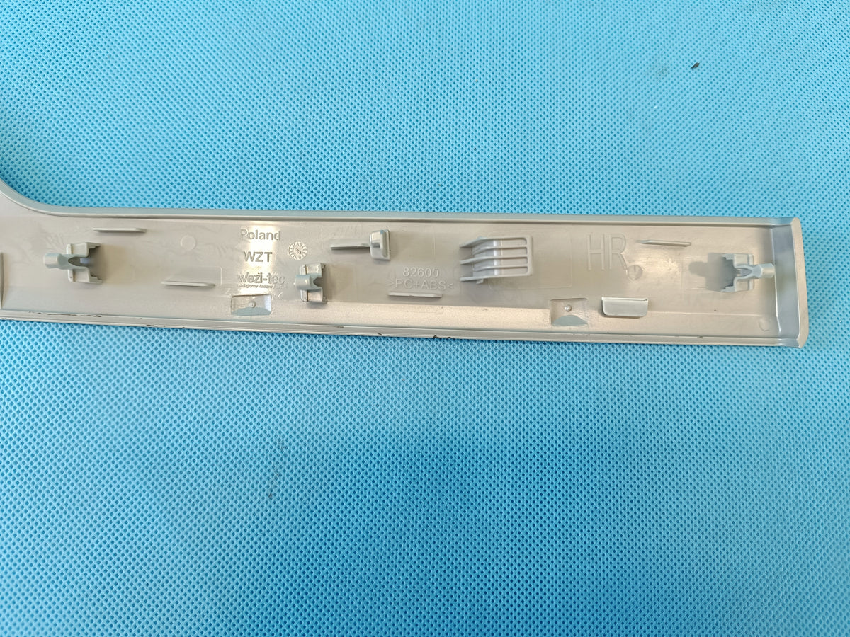 AUDI A4 B9 2024 R AVANT 2,0 TFSI 110KW DOOR DECOR RIGHT REAR 8W0867420 NP5