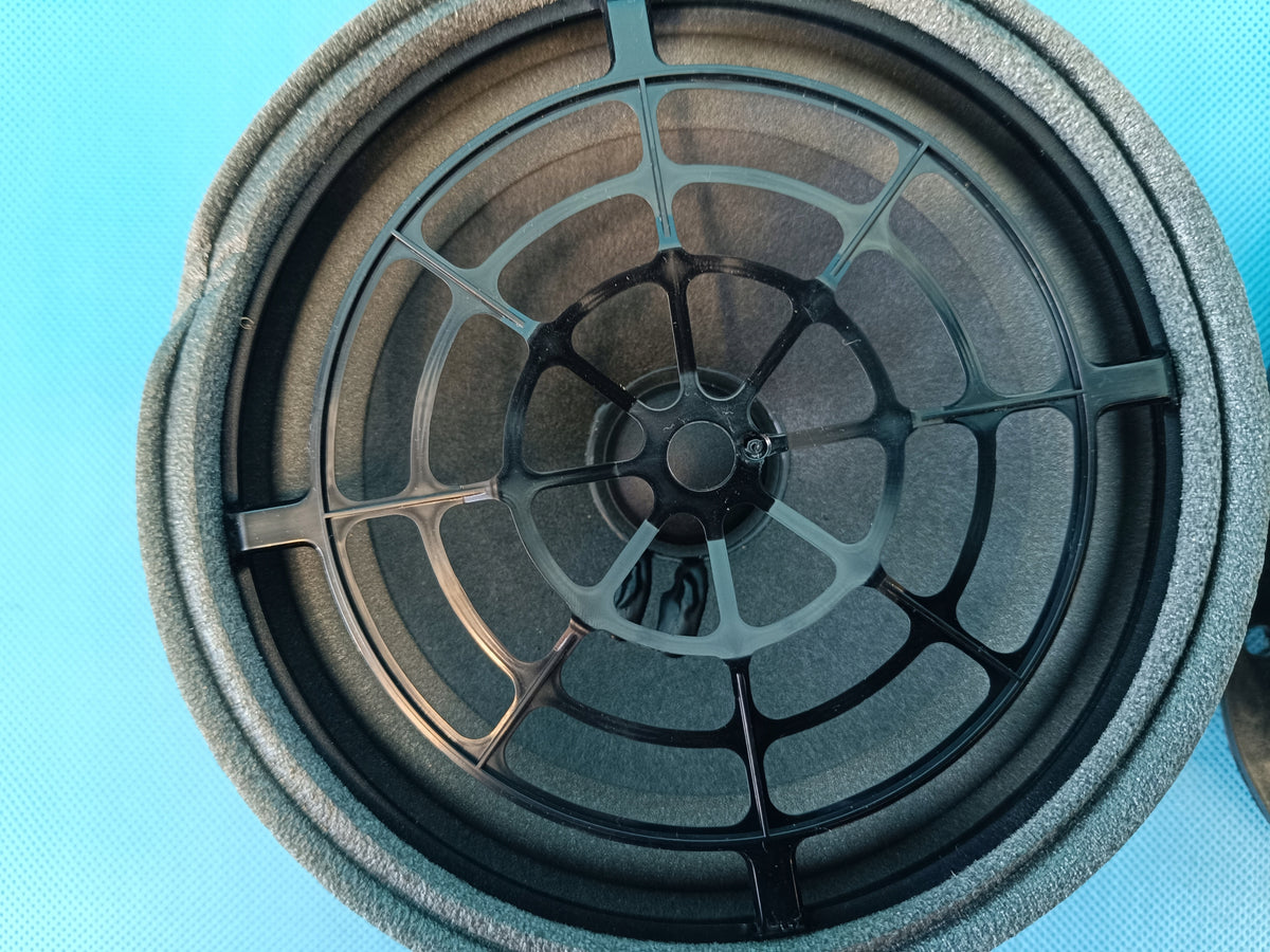 AUDI A4 B9 2024 R AVANT 2,0 TFSI 110KW DOOR SPEAKERS REAR 8IN5035411