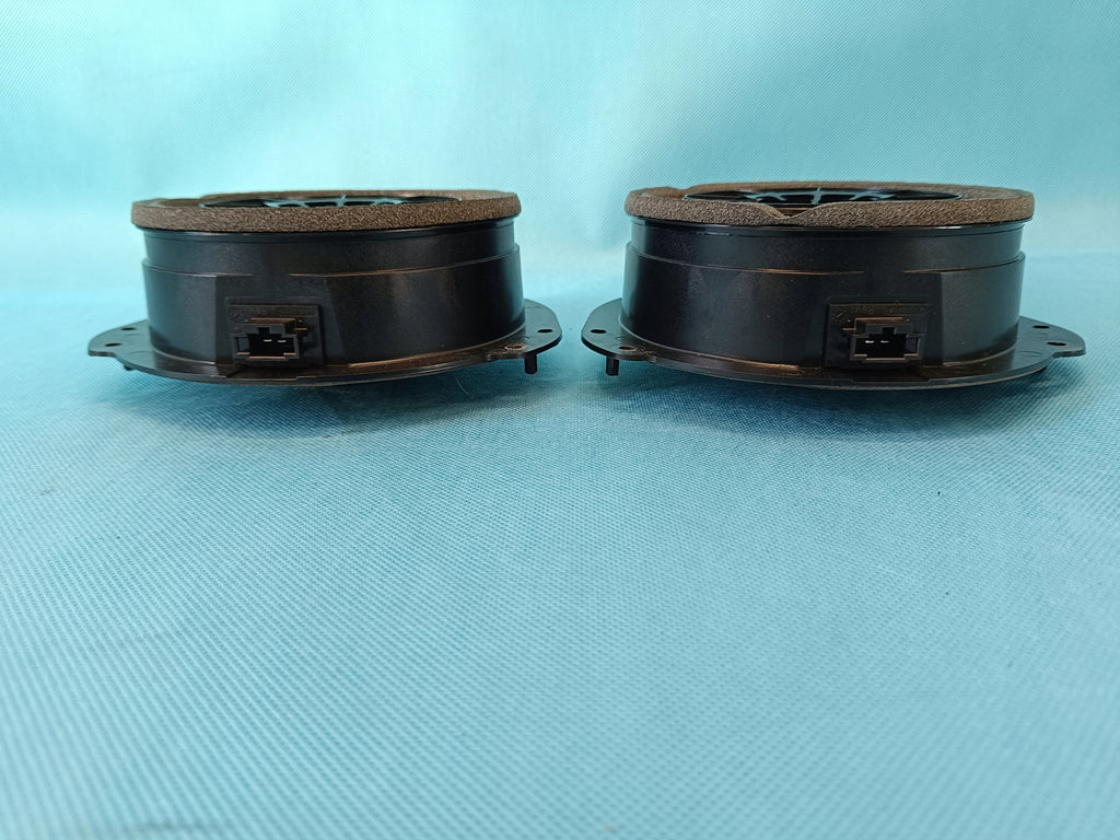 AUDI A4 B9 2024 R AVANT 2,0 TFSI 110KW DOOR SPEAKERS REAR 8IN5035411