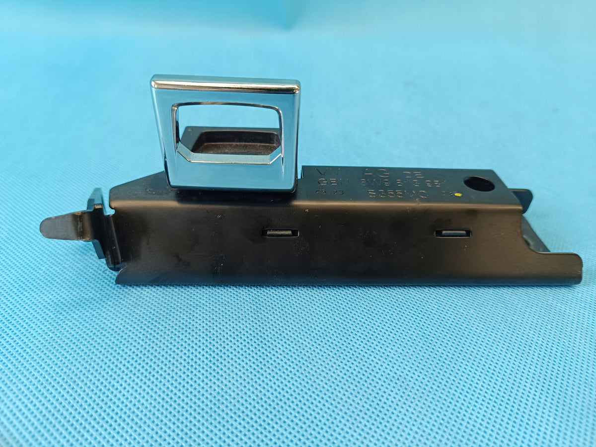 AUDI A4 B9 2024 R AVANT 2,0 TFSI 110KW HANDLE TRUNK TRIM LEFT
