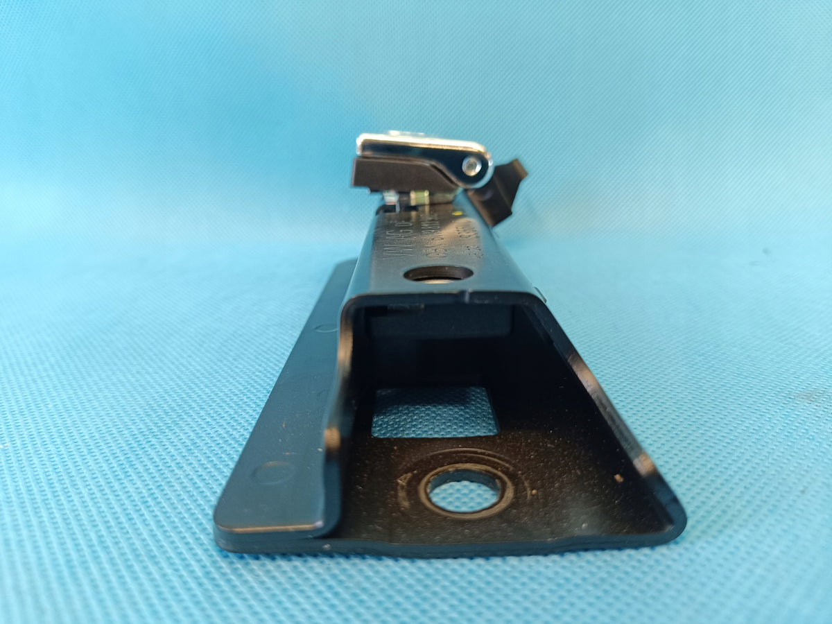 AUDI A4 B9 2024 R AVANT 2,0 TFSI 110KW HANDLE TRUNK TRIM RIGHT