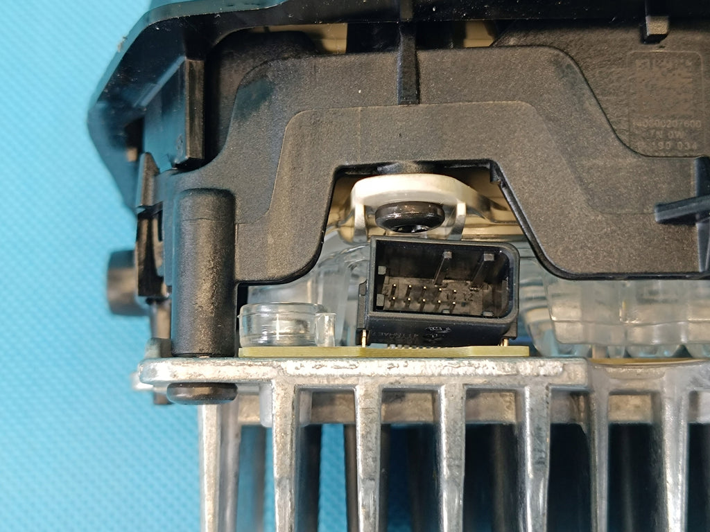 AUDI A4 B9 2024 R AVANT 2,0 TFSI 110KW LED MODULE HEADLIGHT RIGHT
