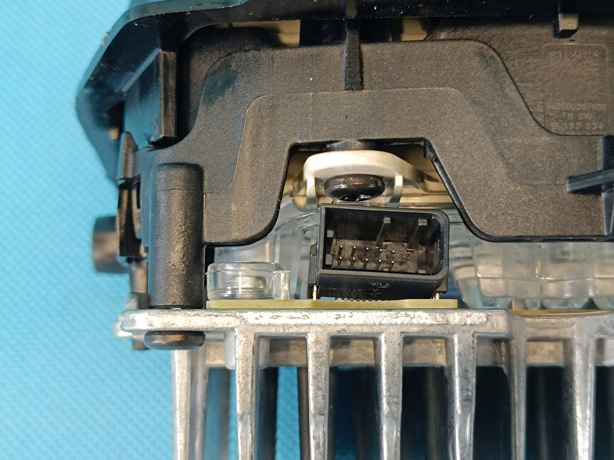 AUDI A4 B9 2024 R AVANT 2,0 TFSI 110KW LED MODULE HEADLIGHT RIGHT
