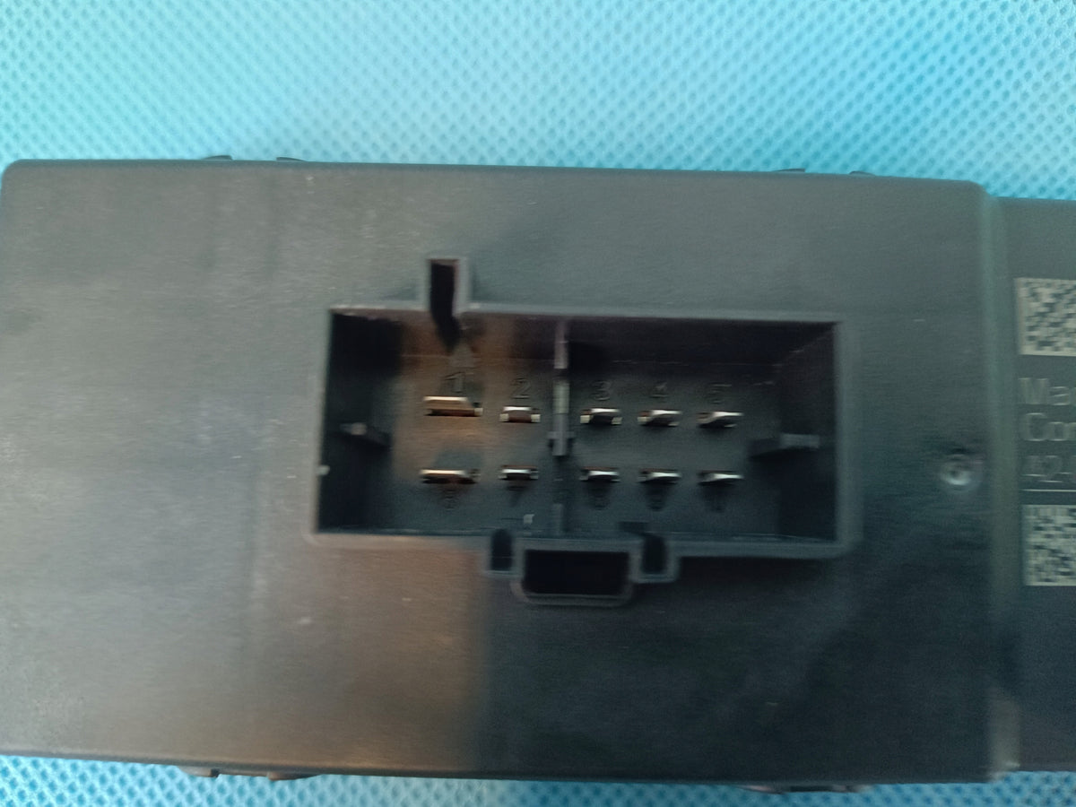 AUDI A4 B9 2024 R AVANT 2,0 TFSI 110KW MODULE DRIVER 4M8959107B