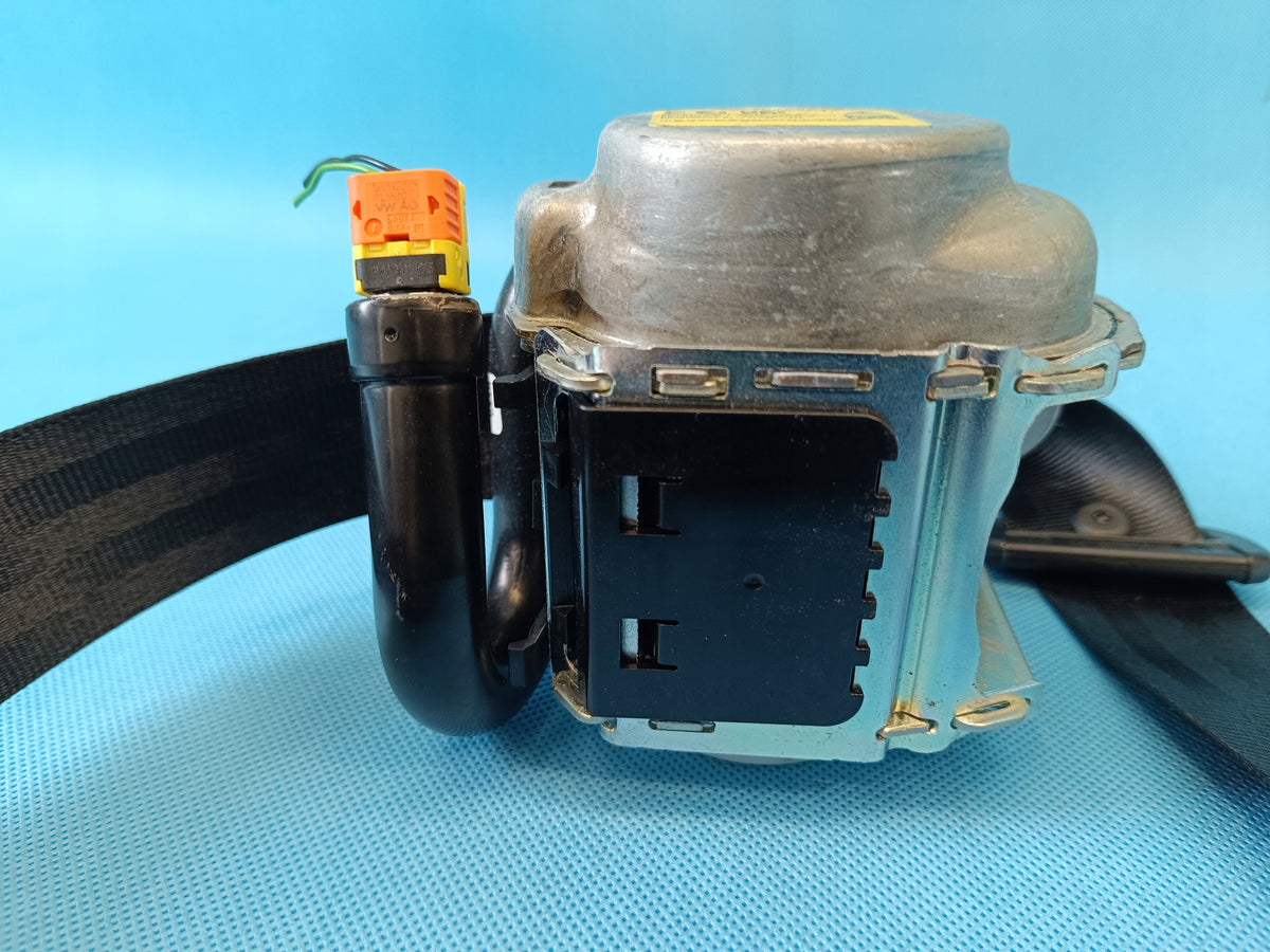 AUDI A4 B9 2024 R AVANT 2,0 TFSI 110KW SEAT BELT REAR LEFT