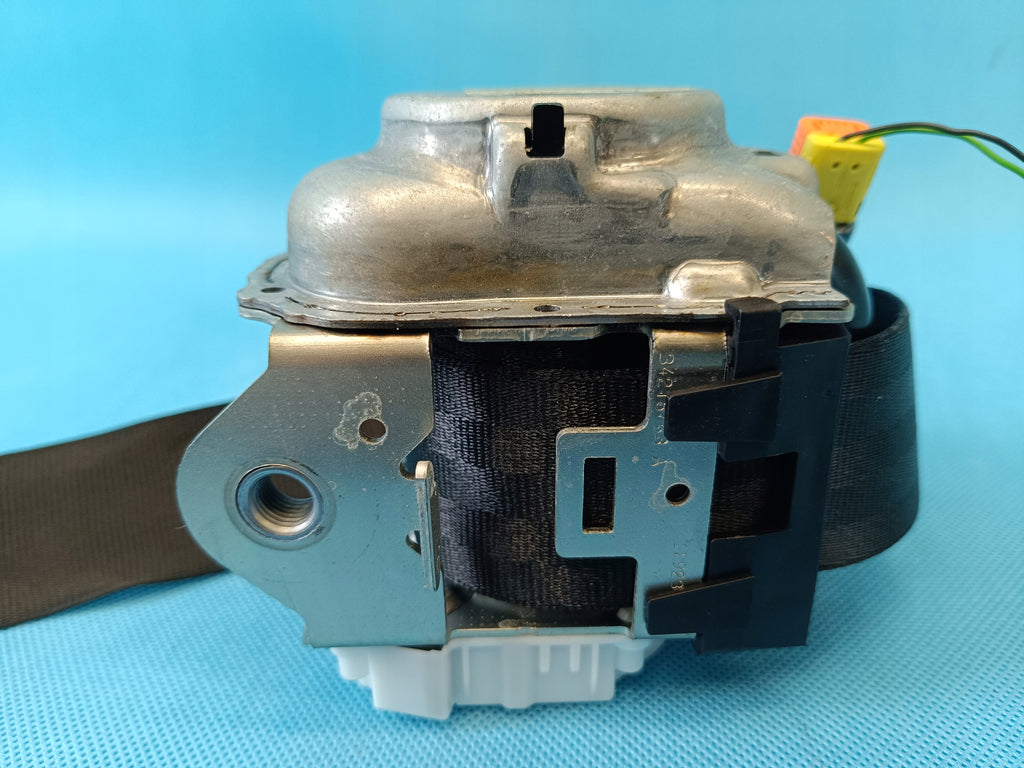 AUDI A4 B9 2024 R AVANT 2,0 TFSI 110KW SEAT BELT REAR LEFT