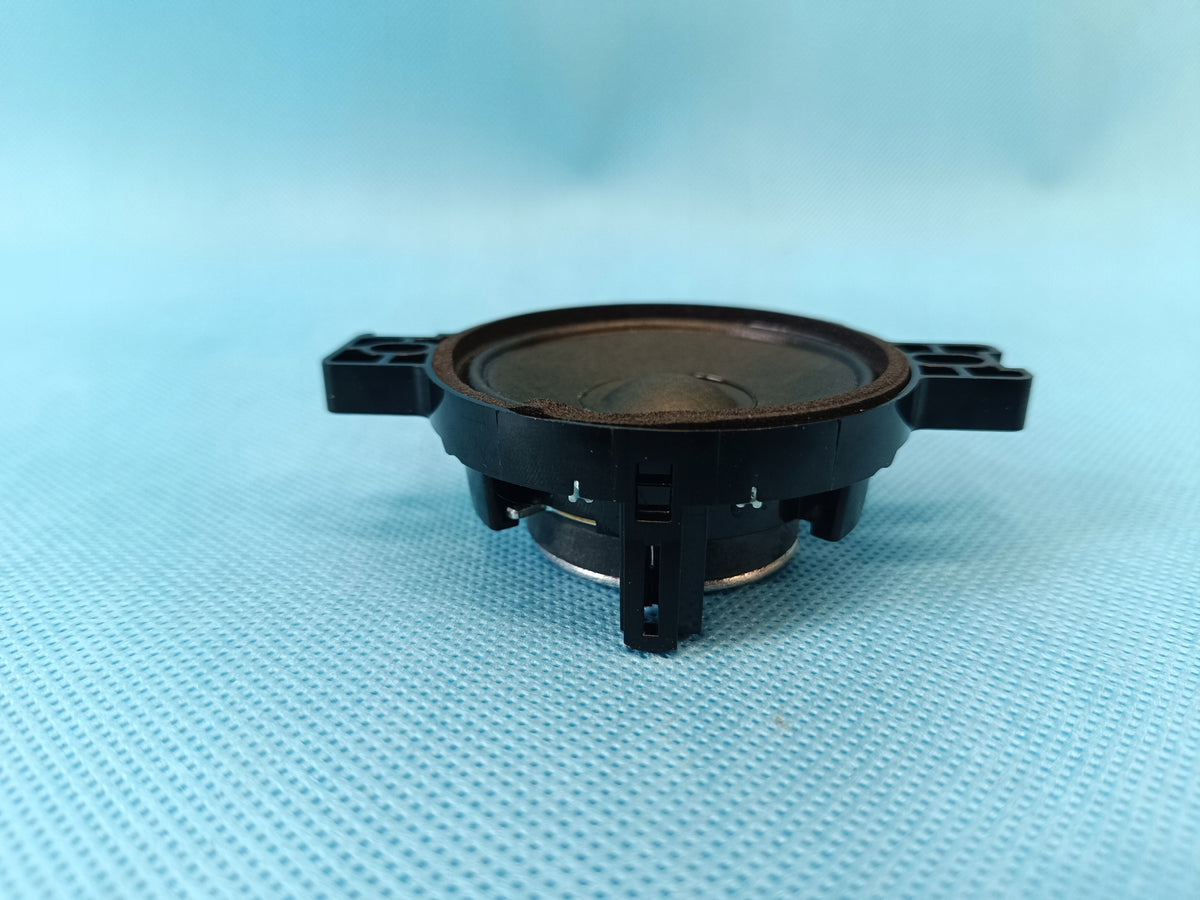 AUDI A4 B9 2024R AVANT 2,0 TFSI 110KW DASHBOARD SPEAKER 4M0035464B
