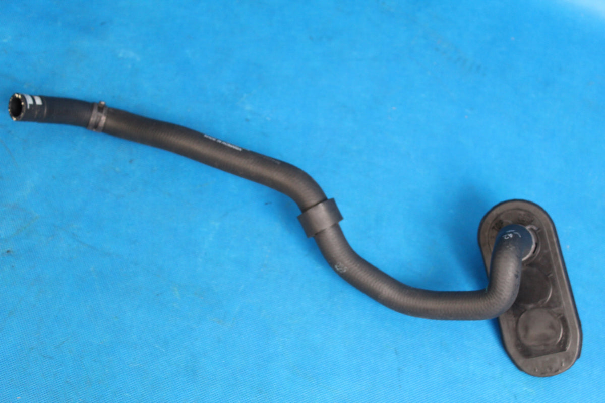 AUDI A4 B9 8W 8W0819332AA WATER HOSE 8W0819332AA 2017R