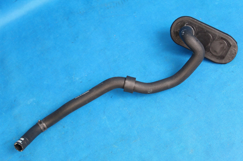 AUDI A4 B9 8W 8W0819332AA WATER HOSE 8W0819332AA 2017R