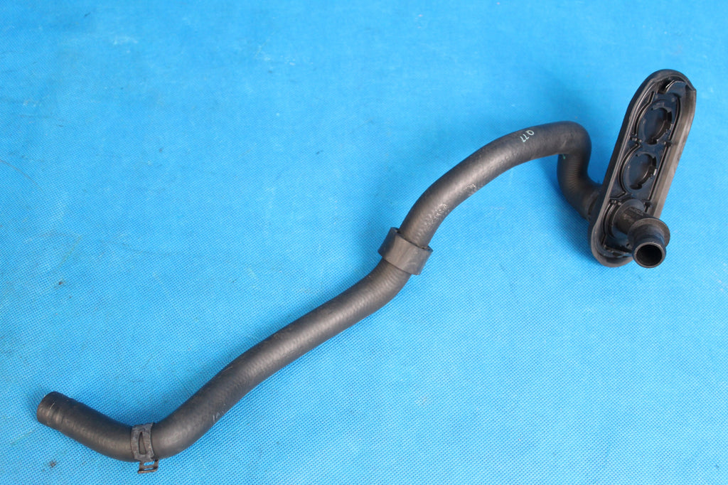 AUDI A4 B9 8W 8W0819332AA WATER HOSE 8W0819332AA 2017R