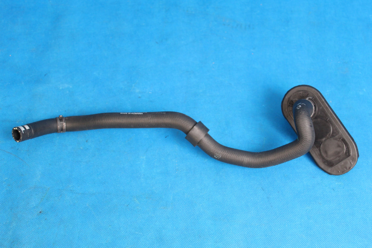 AUDI A4 B9 8W 8W0819332AA WATER HOSE 8W0819332AA 2017R
