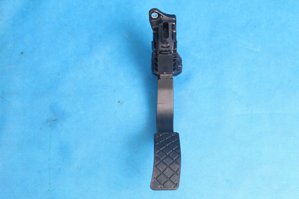 AUDI A4 B9 8W ACCELERATOR PEDAL 8W1723523 2017R