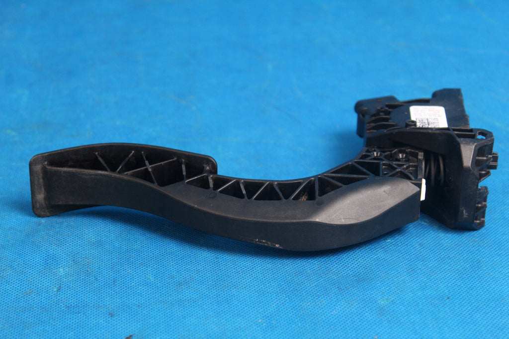 AUDI A4 B9 8W ACCELERATOR PEDAL 8W1723523 2017R
