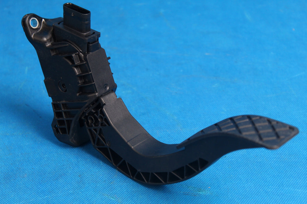 AUDI A4 B9 8W ACCELERATOR PEDAL 8W1723523 2017R