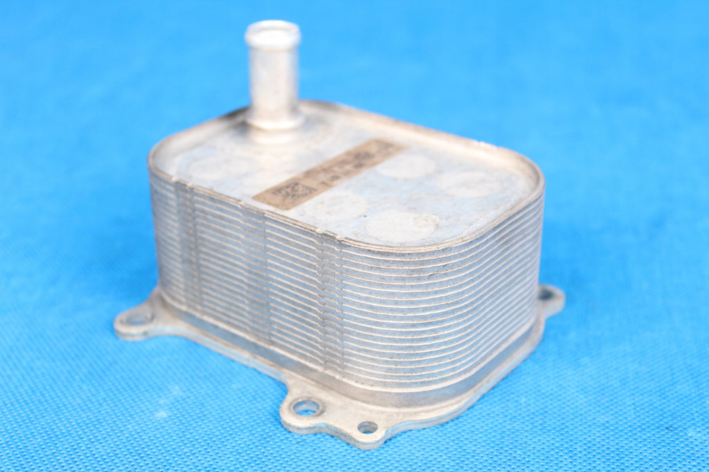 AUDI A4 B9 8W LIFT OIL COOLER 20R 05L117021A