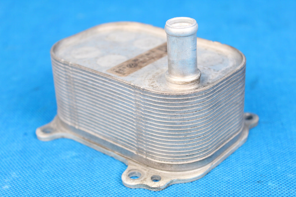 AUDI A4 B9 8W LIFT OIL COOLER 20R 05L117021A