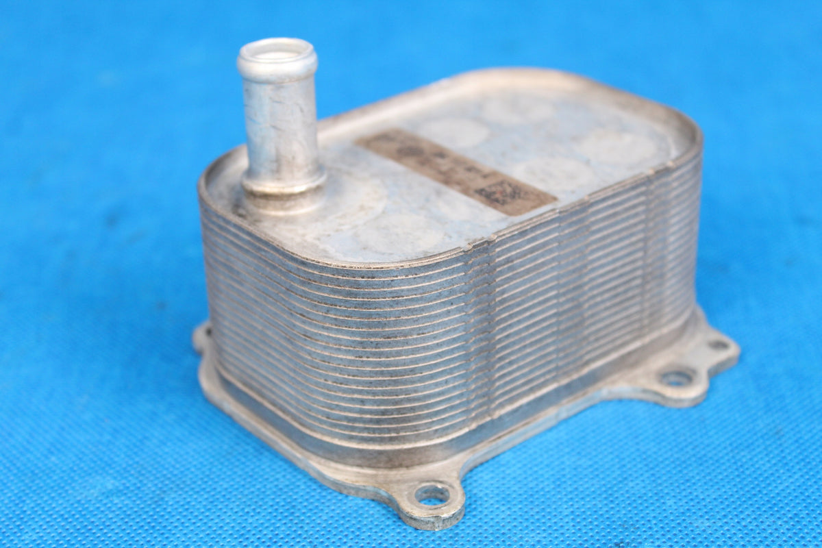 AUDI A4 B9 8W LIFT OIL COOLER 20R 05L117021A